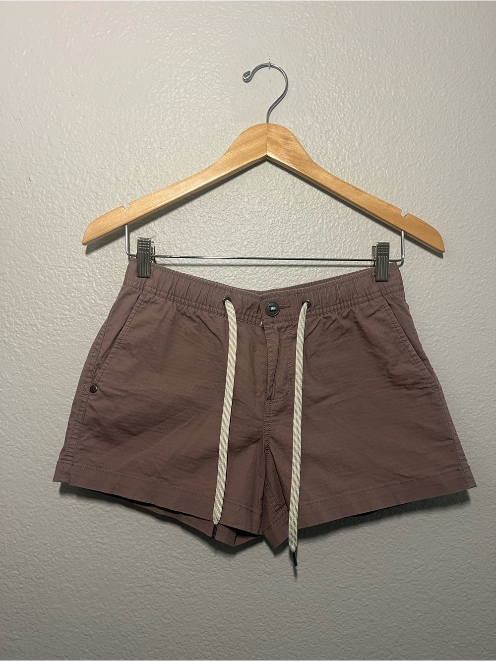 Vuori Women's Vintage Ripstop Shorts - XS - Hazel/Marsala
